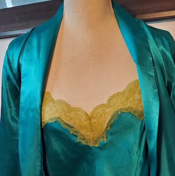 Jones New York Chemise and Robe - Picture 2 of 16